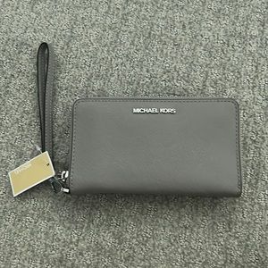 Michael Kors Jet Set Travel Gray Wristlet